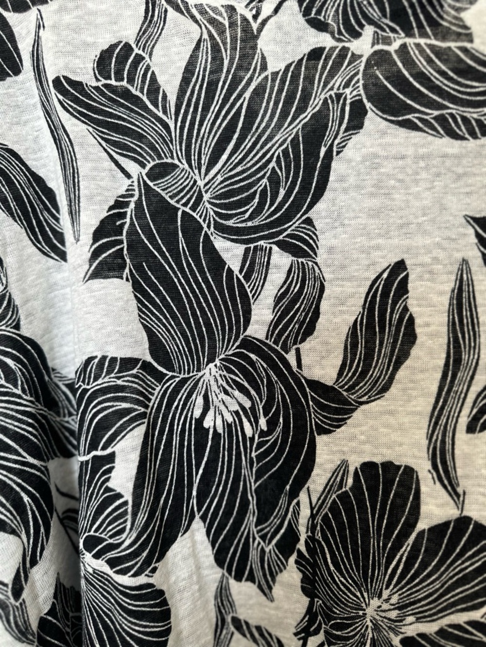Tahari Black & White Floral Print Tunic 3X - Picture 5 of 7
